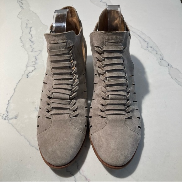 𝅺SAM EDELMAN Sz 9 Suede Crisscross  Cut Out Detail Buckles Stacked Heel Booties - Picture 2 of 15